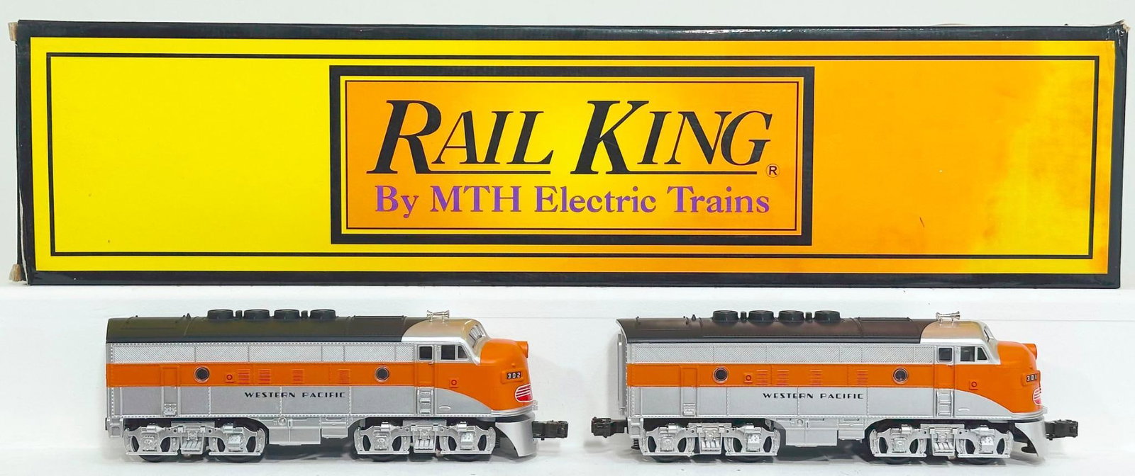 MTH Modern O Gauge Western Pacific F - 3 AA Diesel Set with PS 1.0 Boxed: MTH Modern O Gauge Western Pacific F - 3 AA Diesel Set with PS 1.0 Boxed, in C8 and with its original box.
