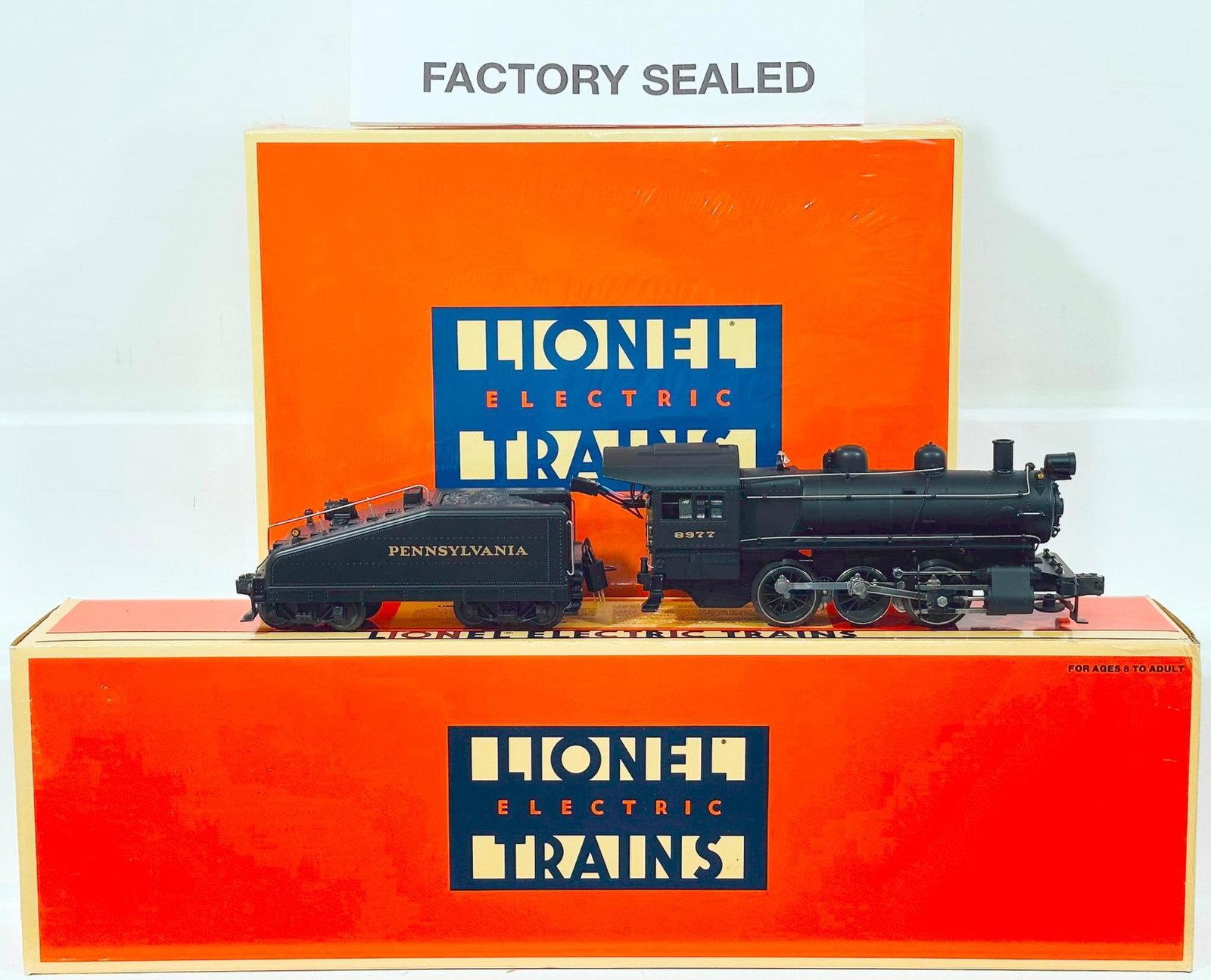 Lionel Modern O Gauge Pennsylvania 0 - 6 - 0 B6 Switcher Locomotive and Tender and Union Pacific FA (1 of 9)