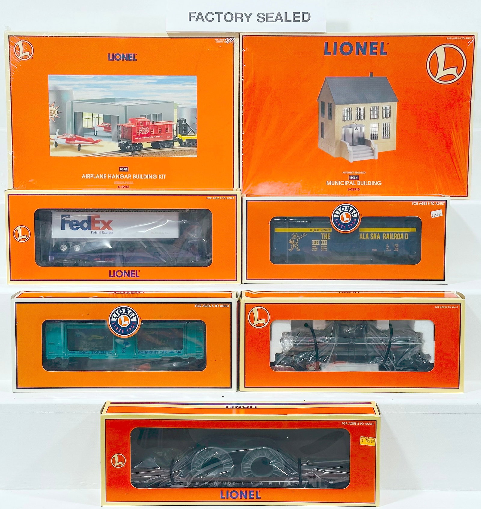 Lionel Modern O Gauge Sixteen (16) Assorted Structures/Passenger Cars/ Freight Cars and Accessories (1 of 6)