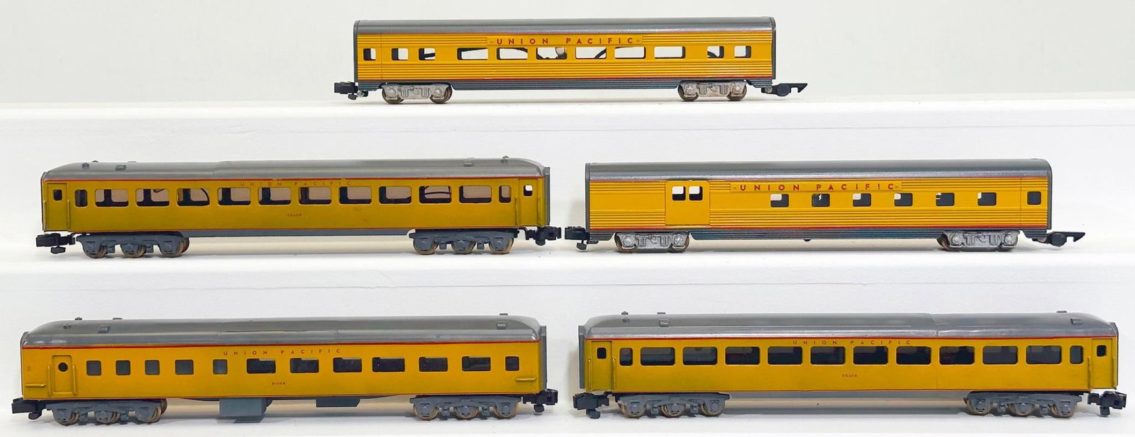 Unknown Manufacturer Postwar S Gauge Five (5) Assorted Union Pacific Passenger Cars (1 of 6)