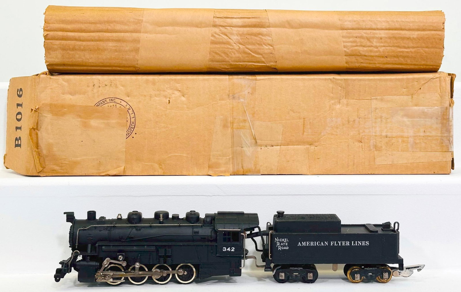 American Flyer Postwar S Gauge 342 Nickel Plate Road 0 - 8 - 0 Switcher Locomotive and Tender Boxed: American Flyer Postwar S Gauge 342 Nickel Plate Road 0 - 8 - 0 Switcher Locomotive and Tender Boxed, in C8 and with original tag â€œdo not attempt to revolve wheelsâ€? and with its origin