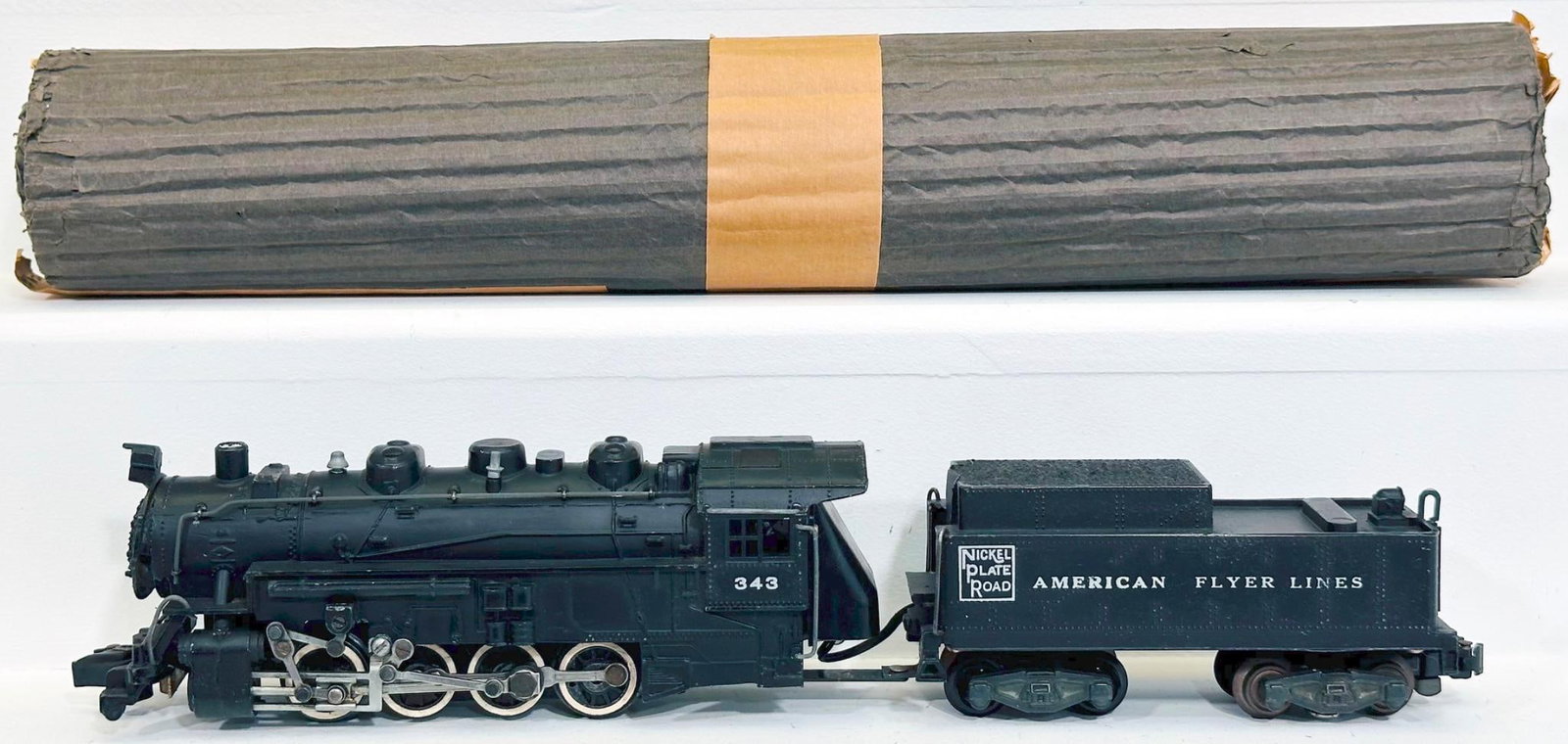 American Flyer Postwar S Gauge 343 Nickel Plate Road 0 - 8 - 0 Switcher Locomotive and Tender (1 of 7)