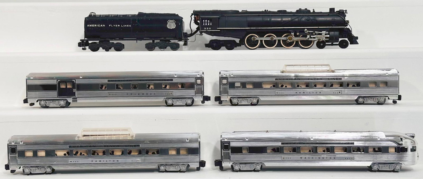 American Flyer Postwar S Gauge 336 Union Pacific 4 - 8 - 4 Locomotive and Tender and Four (4): American Flyer Postwar S Gauge 336 Union Pacific 4 - 8 - 4 Locomotive and Tender and Four (4) Assorted Chrome Passenger Cars, with the 336 in C7 or better, and including 962, 962, 960 and 963 Chrome P