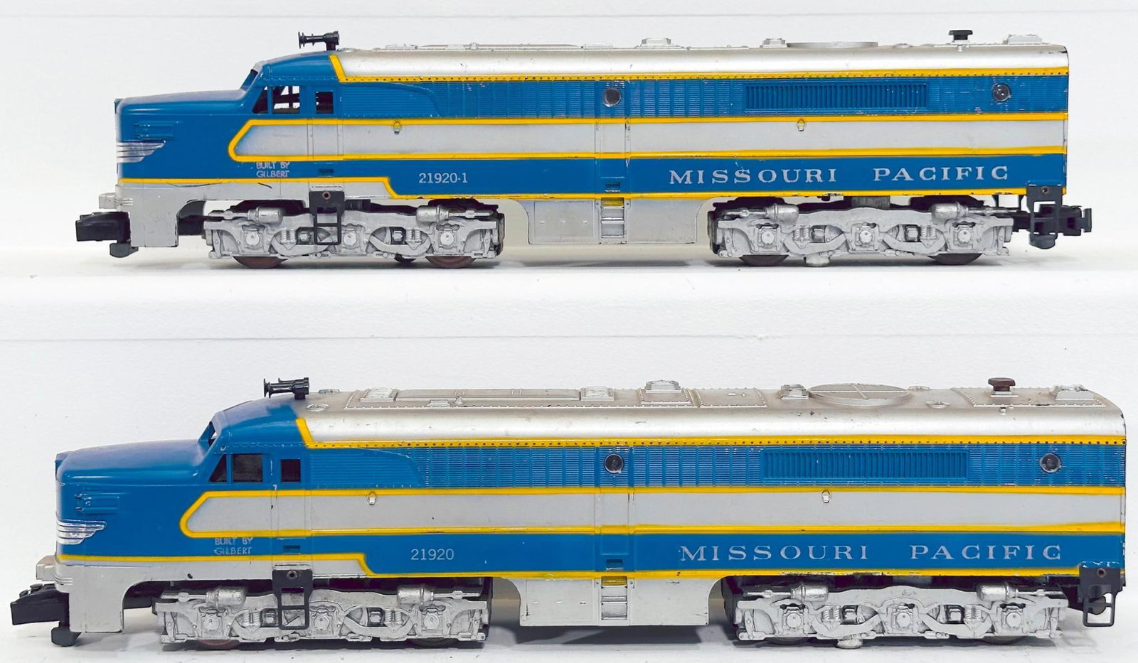 American Flyer Postwar S Gauge 21920 and 21920 - 1 Missouri Pacific A - A Alco Diesel Units: American Flyer Postwar S Gauge 21920 and 21920 - 1 Missouri Pacific A - A Alco Diesel Units, with the 21920 in C7 and the 21920 - 1 in C7.