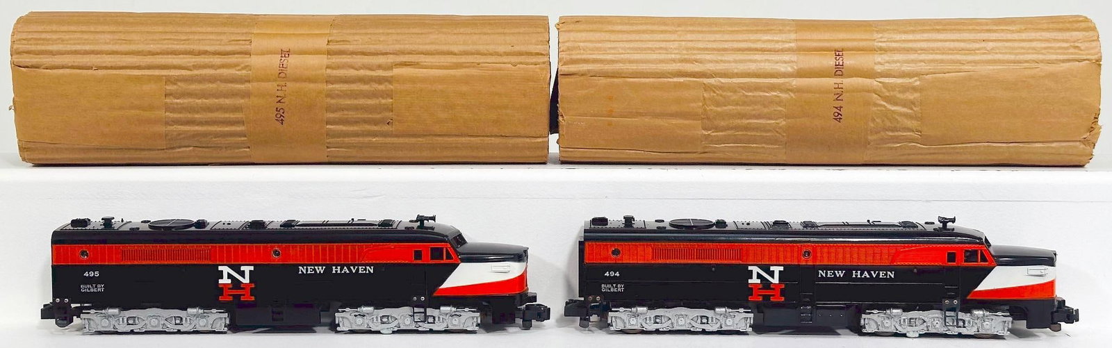 American Flyer Postwar S Gauge 494 and 495 New Haven Alco Diesel Units (1 of 8)