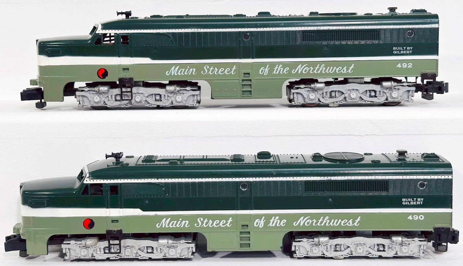 American Flyer Postwar S Gauge 490 and 492 Northern Pacific A - A Diesel Units: American Flyer Postwar S Gauge 490 and 492 Northern Pacific A - A Diesel Units, with the Northern Pacific A - A, each in C7 plus or better.