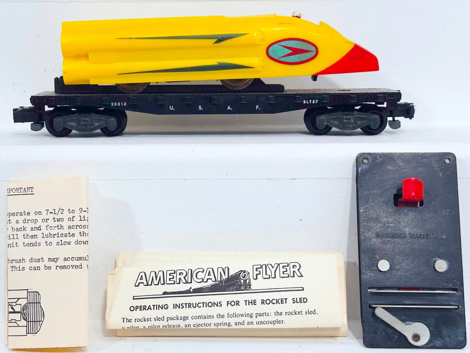 American Flyer Postwar S Gauge 25515 Rocket Slid Car with Klear Pak: American Flyer Postwar S Gauge 25515 Rocket Slid Car with Klear Pak, in C8 and with its original Klear Pak.