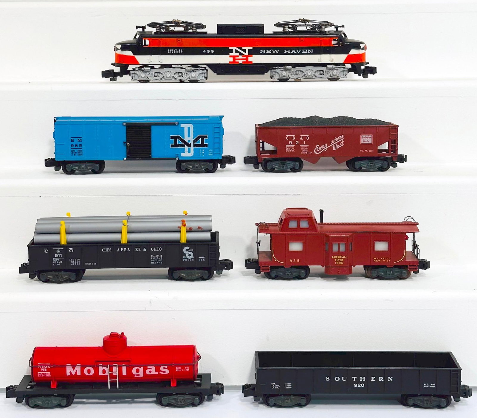 American Flyer Postwar S Gauge 499 New Haven Electric and Six (6) Assorted Freight Cars: American Flyer Postwar S Gauge 499 New Haven Electric and Six (6) Assorted Freight Cars, with the 499 in C7 plus, and including 935 in C7 plus, 985 in C7 plus, 921 in C7 plus, 958 in C7 plus, 920 in C