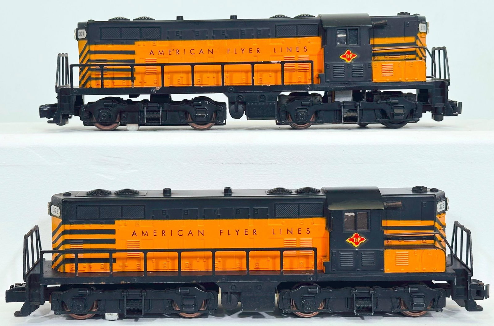 American Flyer Postwar S Gauge 377 and 378 T & P Switchers: American Flyer Postwar S Gauge 377 and 378 T & P Switchers, each in C7 or better.