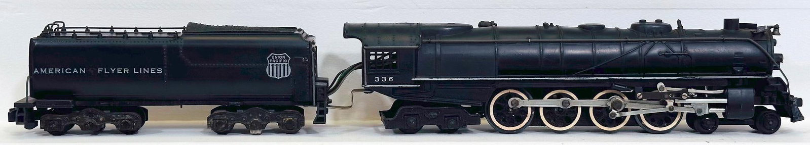 American Flyer Postwar S Gauge 336 Union Pacific Locomotive and Tender (1 of 6)