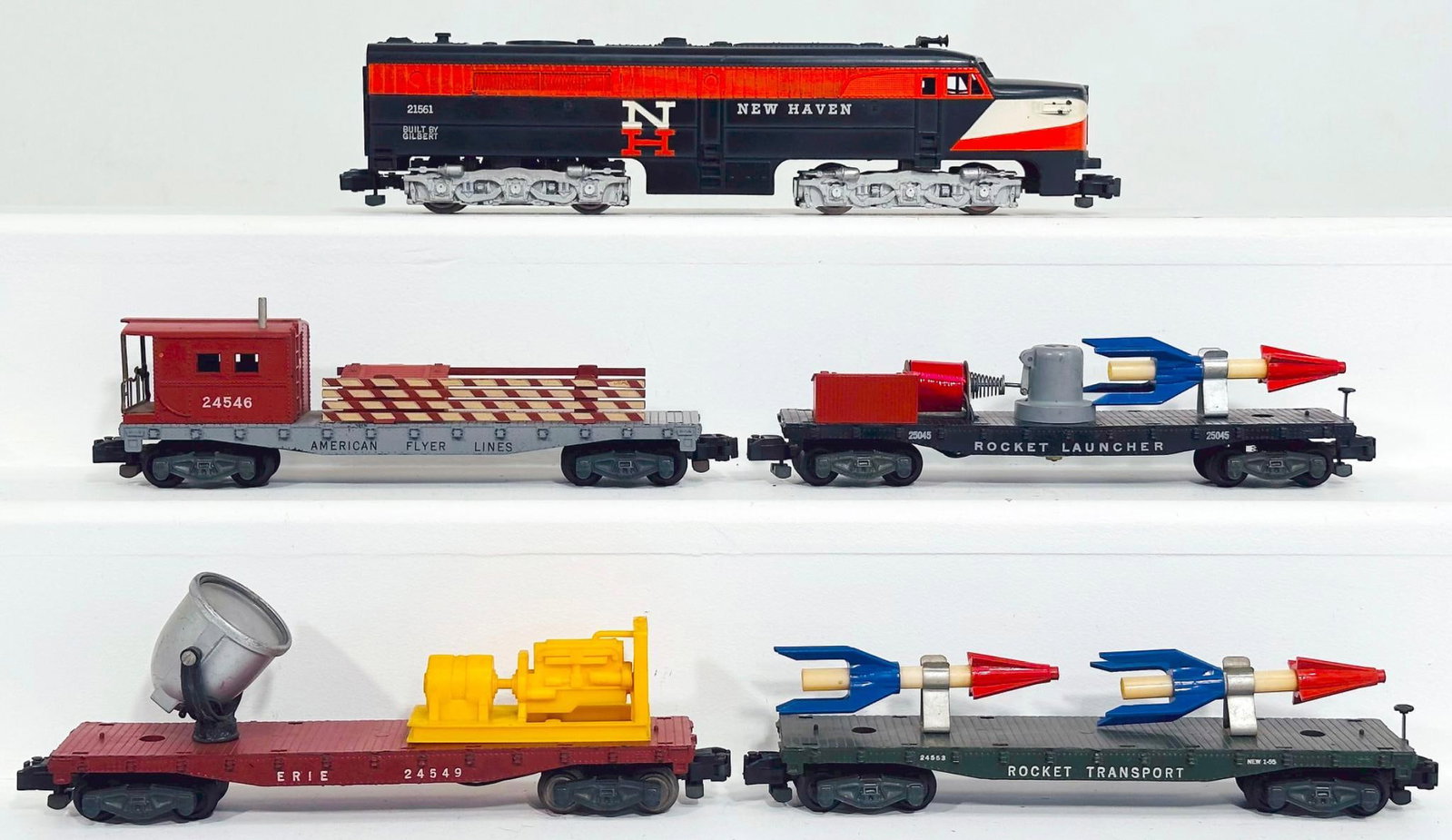 American Flyer Postwar S Gauge 21561 New Haven Powered A Unit - 24549 - 24546 - 25045 - 24553: American Flyer Postwar S Gauge 21561 New Haven Powered A Unit - 24549 - 24546 - 25045 - 24553, each in C7 plus.