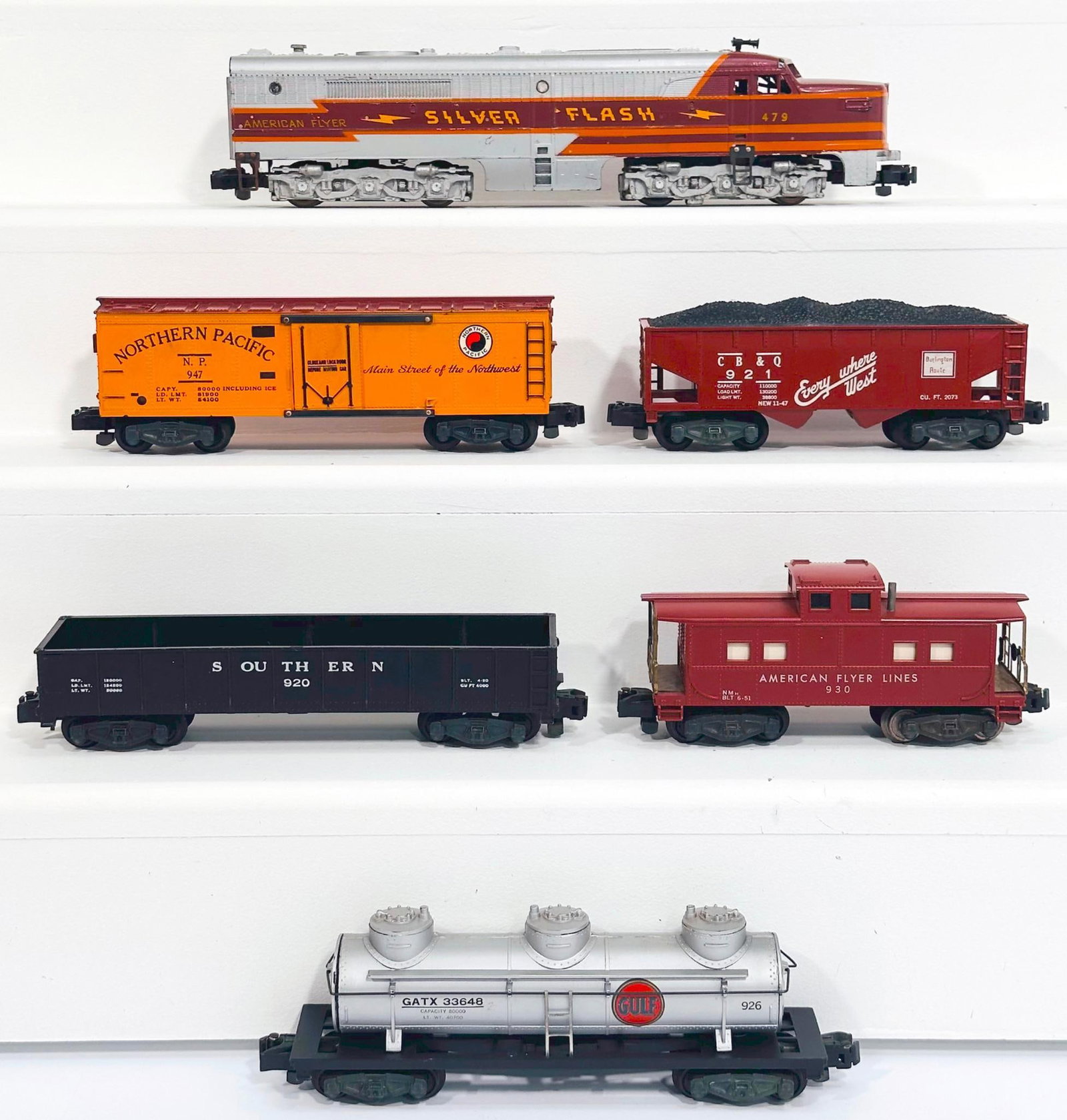 American Flyer Postwar S Gauge 4079 Silver Flash Alco A Powered Diesel Unit and 947 - 926 - 920 - (1 of 6)