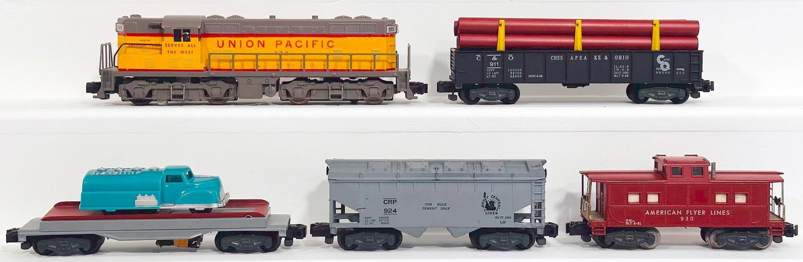 American Flyer Postwar S Gauge 372 Union Pacific Switcher and 911 with brown pipe - 924 - 915 with: American Flyer Postwar S Gauge 372 Union Pacific Switcher and 911 with brown pipe - 924 - 915 with teal blue Gasoline Truck - 930, each in C7 plus.