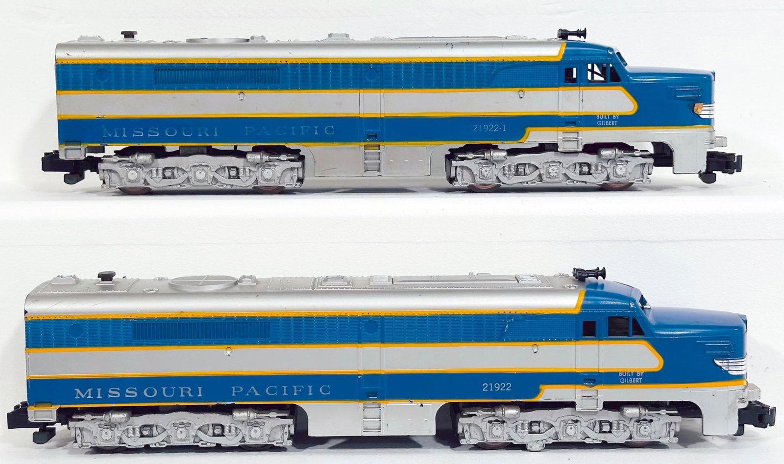 American Flyer Postwar S Gauge 21922 and 21922 - 1 Missouri Pacific A - A Alco Diesel Units (1 of 6)