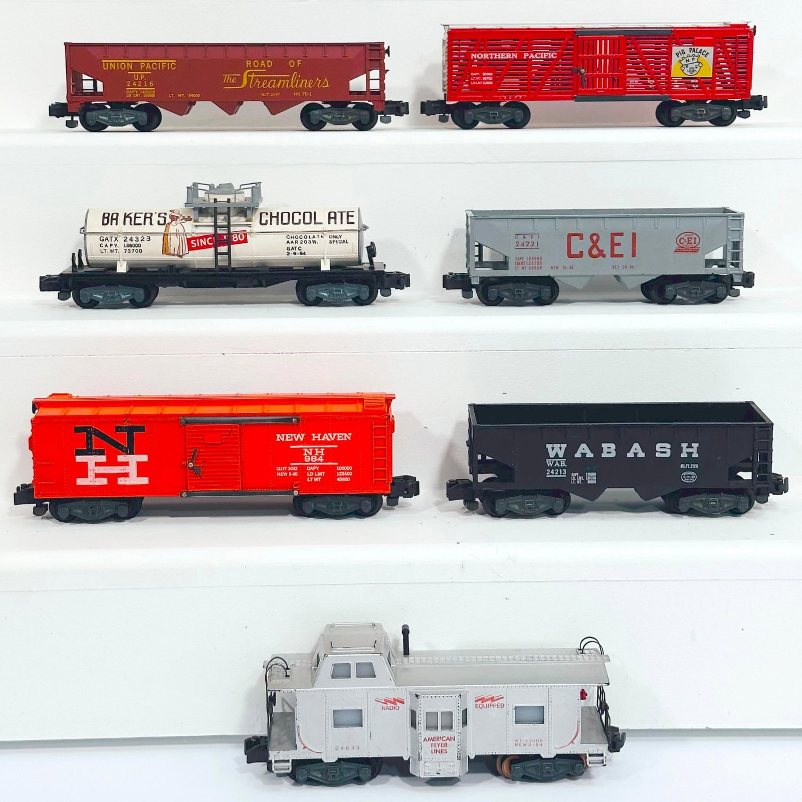 American Flyer Postwar S Gauge Assorted Freight Cars 24213 - 24633 - 984 - 24077 - 24221 - 24216 -: American Flyer Postwar S Gauge Assorted Freight Cars 24213 - 24633 - 984 - 24077 - 24221 - 24216 - 24323 Bakerâ€™s Chocolate Tank Car, each in C7 to C7 plus.