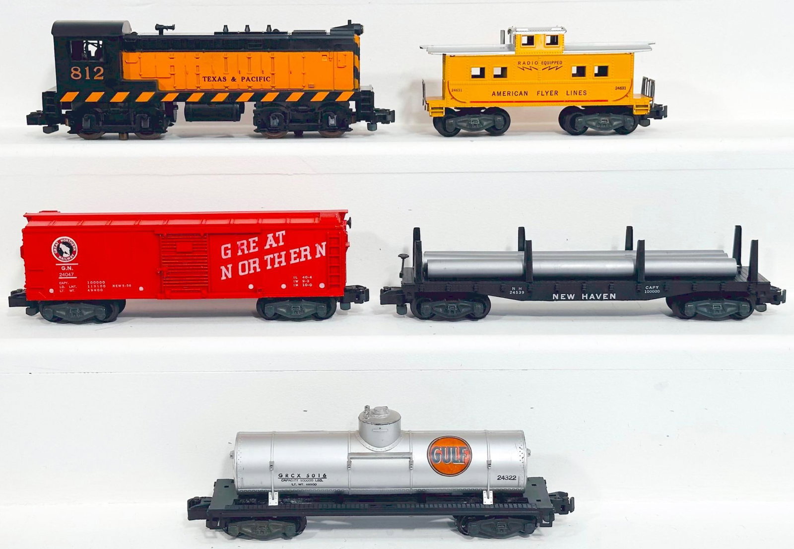 American Flyer Postwar S Gauge 812 Texas & Pacific Switcher and 24047- 24539 - 24322 - 24631 (1 of 6)