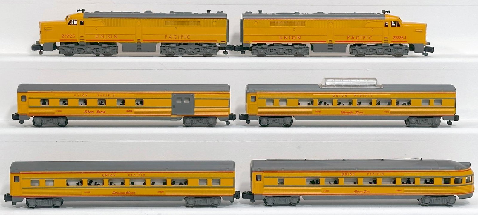 American Flyer Postwar S Gauge 21925 and 21925 - 1 Union Pacific A - A Alco Diesel Units and Four (1 of 6)