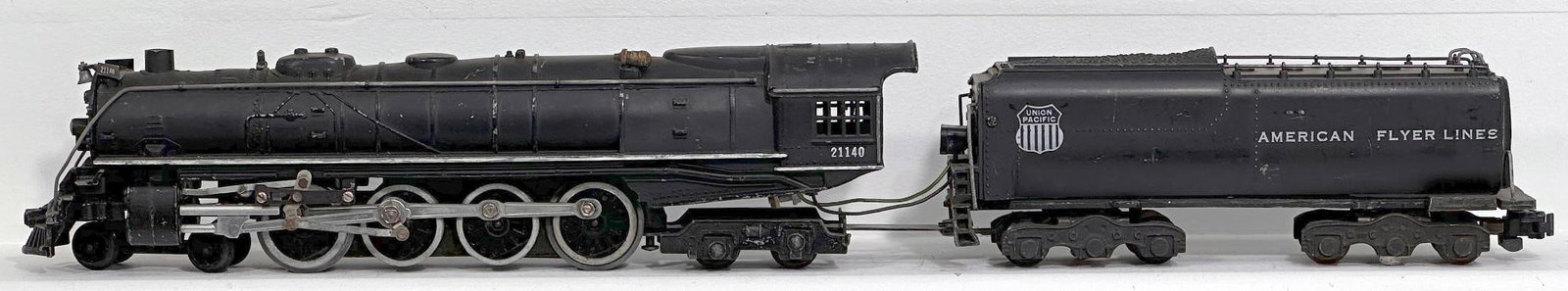 American Flyer Postwar S Gauge 21140 Union Pacific 4 - 8 - 4 Locomotive and Tender: American Flyer Postwar S Gauge 21140 Union Pacific 4 - 8 - 4 Locomotive and Tender, in C7 plus.