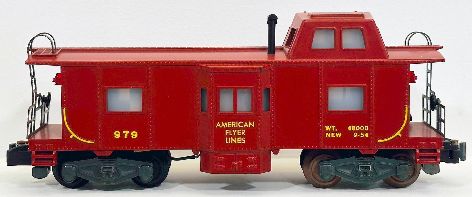American Flyer Postwar S Gauge 979 Caboose: American Flyer Postwar S Gauge 979 Caboose, in C7 plus.