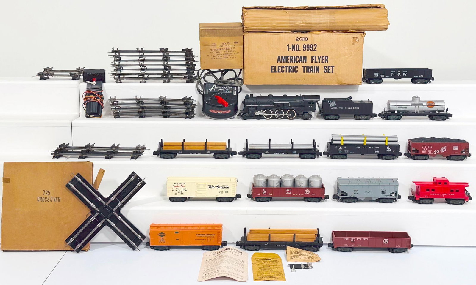 American Flyer Postwar S Gauge Outfit No. 9992 Sears Set 293 Freight Set Original Set Box: American Flyer Postwar S Gauge Outfit No. 9992 Sears Set 293 Freight Set Original Set Box, including 293 New York New Haven Hartford 4 - 6 - 2 Locomotive and Tender, and including thirteen (13) assort