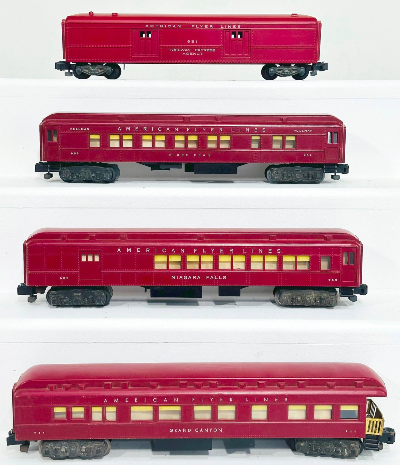 American Flyer Postwar S Gauge Seven (7) Assorted dark red plastic Passenger Cars (1 of 6)