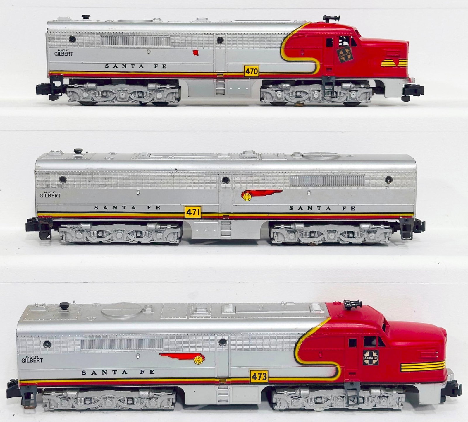 American Flyer Postwar S Gauge 470 - 471 - 473 Santa Fe Alco A - B - A Diesel Units: American Flyer Postwar S Gauge 470 - 471 - 473 Santa Fe Alco A - B - A Diesel Units, each in C7 plus or better.