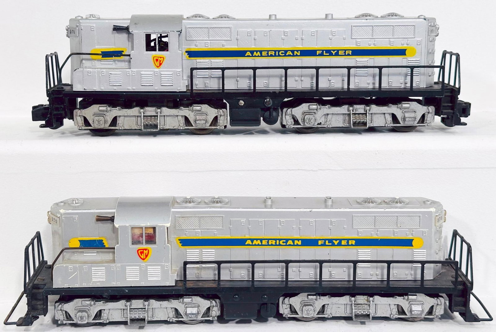 American Flyer Postwar S Gauge 370 and 371 GM Switcher Locomotives: American Flyer Postwar S Gauge 370 and 371 GM Switcher Locomotives, each in C7 or better.