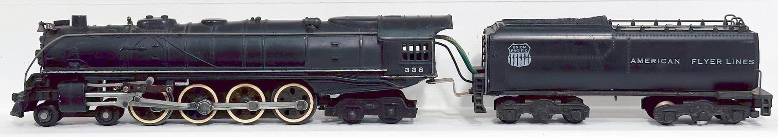 American Flyer Postwar S Gauge 336 Union Pacific 4 - 8 - 4 Locomotive and Tender: American Flyer Postwar S Gauge 336 Union Pacific 4 - 8 - 4 Locomotive and Tender, in C7 plus.