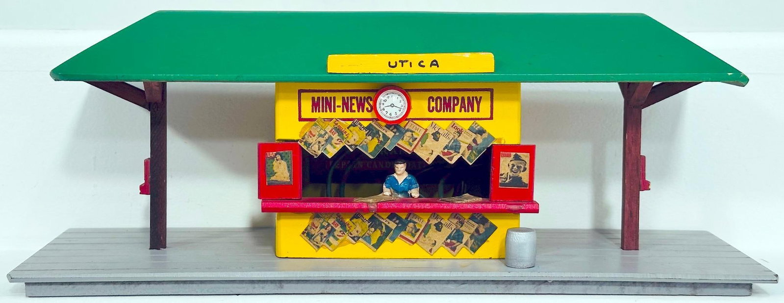 Mini - Craft Postwar S Gauge Glendale Station and Newsstand: Mini - Craft Postwar S Gauge Glendale Station and Newsstand, each in C7.