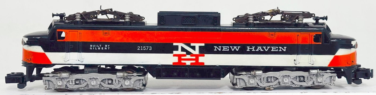 American Flyer Postwar S Gauge 21573 New Haven Electric: American Flyer Postwar S Gauge 21573 New Haven Electric, in C7 plus and with its original wrap and box.