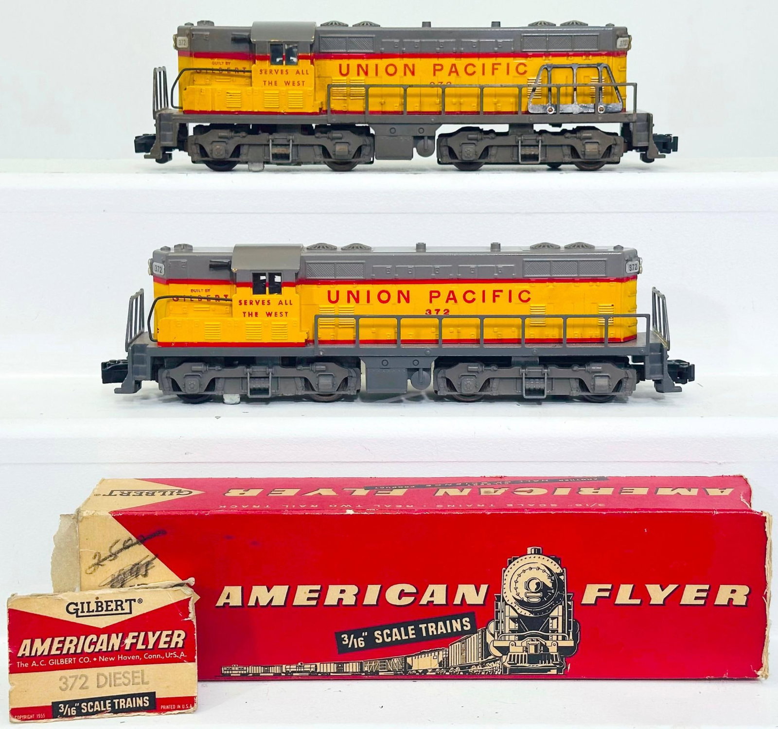 American Flyer Postwar S Gauge 372 and 372 Union Pacific Switcher Locomotives (1 of 8)