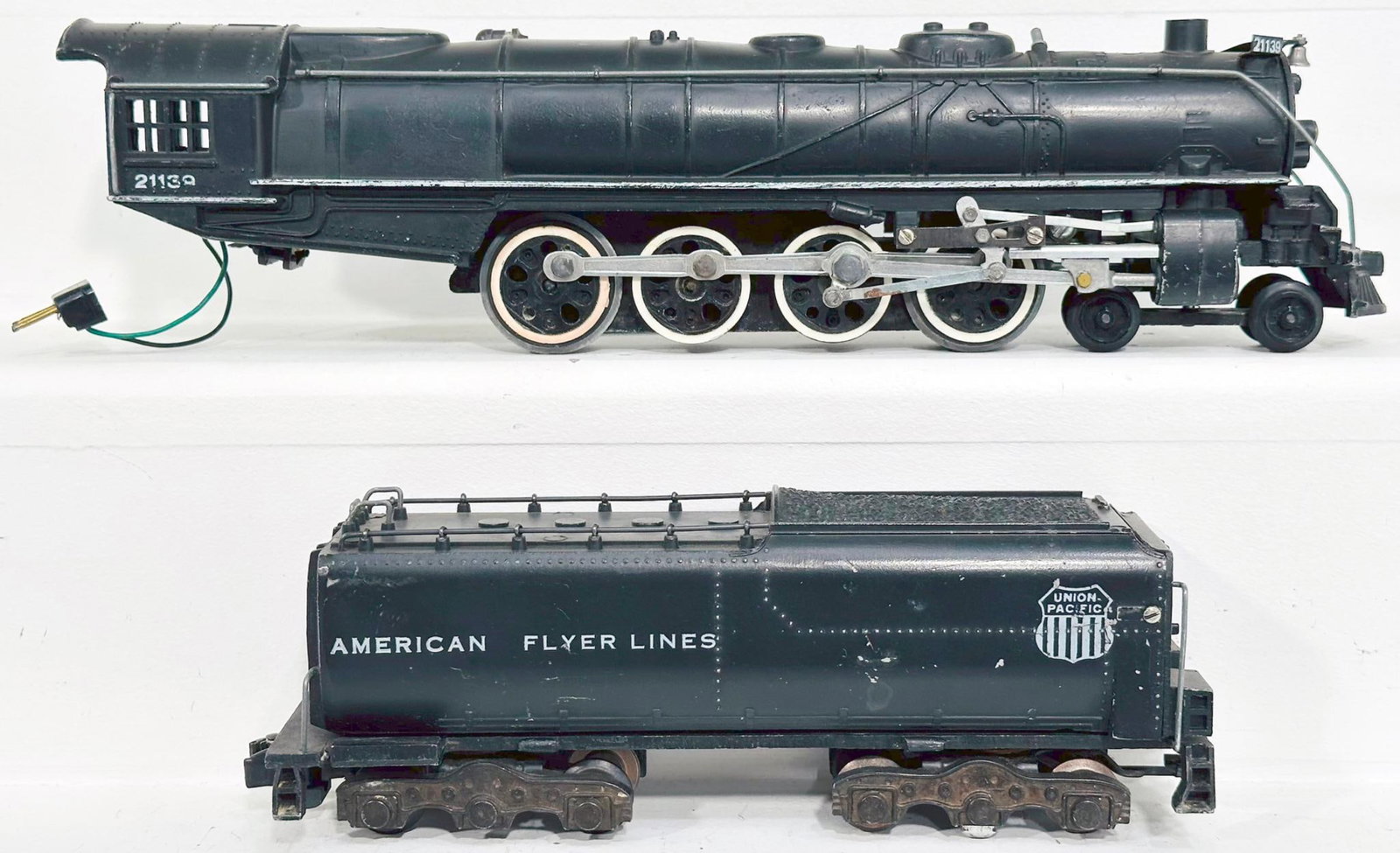American Flyer Postwar S Gauge 21139 Union Pacific 4 - 8 - 4 Locomotive and Tender: American Flyer Postwar S Gauge 21139 Union Pacific 4 - 8 - 4 Locomotive and Tender, in C7 minus and missing its rear truck.