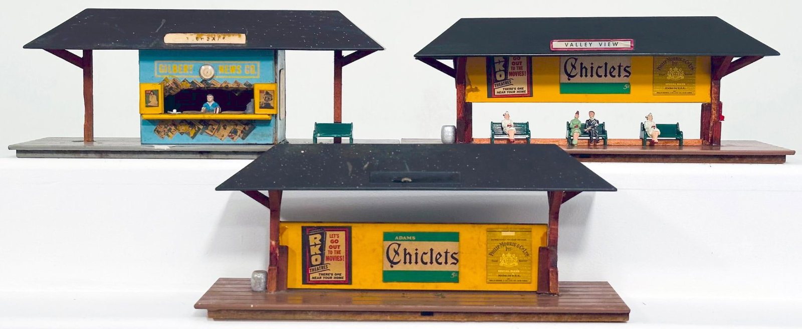 American Flyer Postwar S Gauge 272 Glendale Station and Newsstand/ 160 Station Platform and 160: American Flyer Postwar S Gauge 272 Glendale Station and Newsstand/160 Station Platform, in C6, the 160 in C7 and the Mini - Craft Structure in C6.
