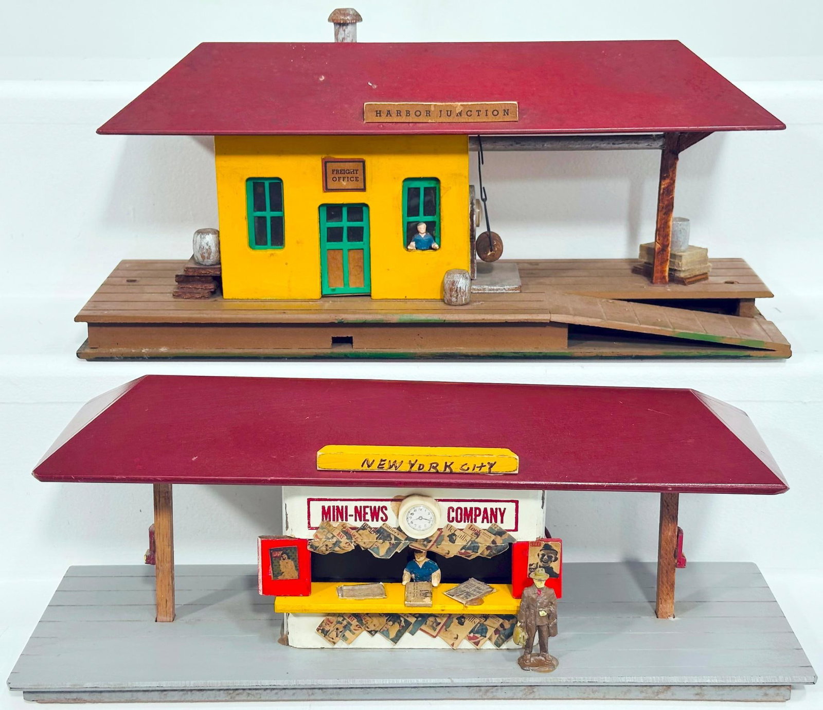 Mini - Craft Postwar S Gauge Mini Newsstand New York City and American Flyer Postwar S Gauge 274: Mini - Craft Postwar S Gauge Mini Newsstand New York City and American Flyer Postwar S Gauge 274 Harbor Junction Freight Station, each in C7.