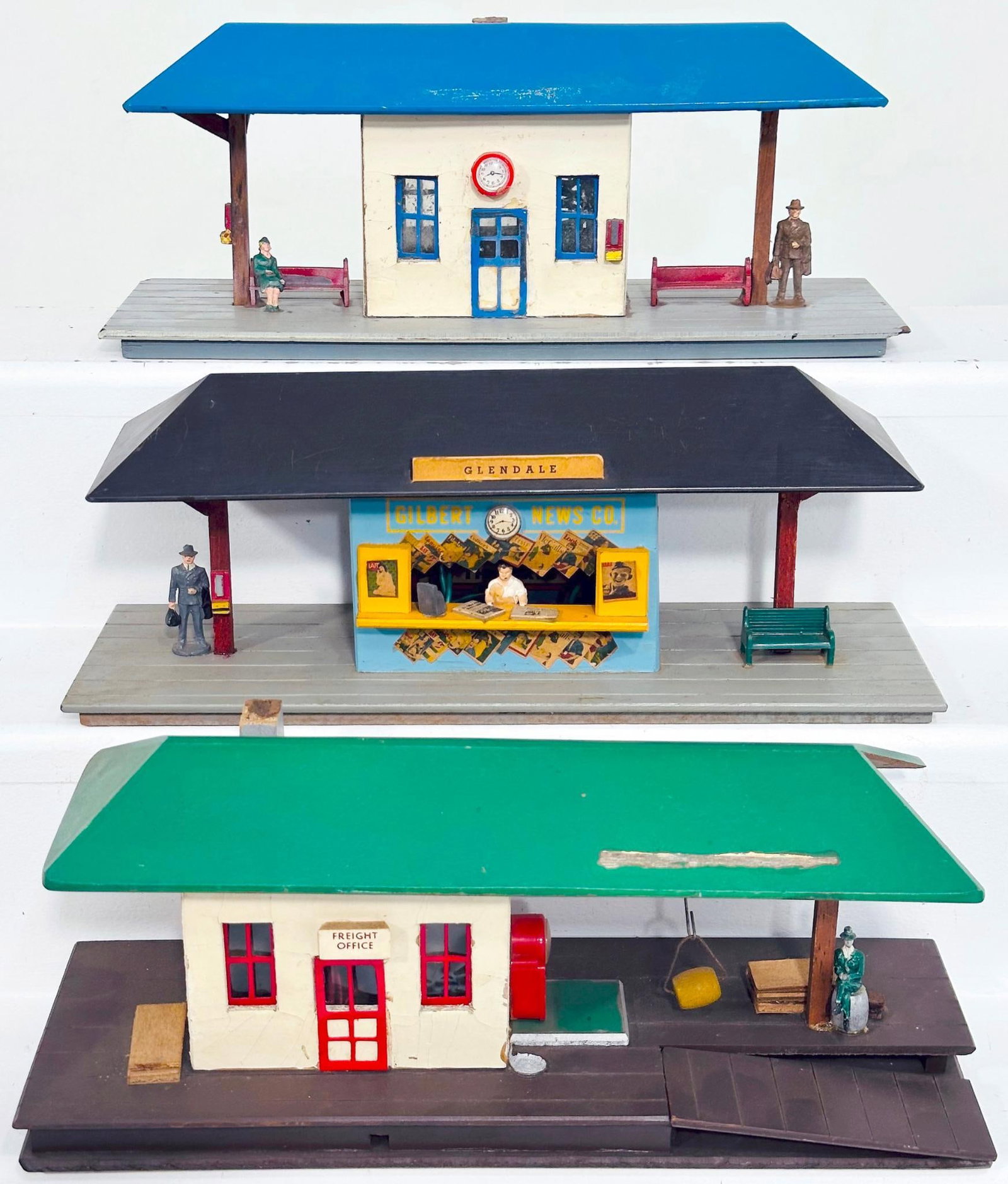 Mini - Craft Postwar S Gauge Freight Office and American Flyer Postwar S Gauge 272 Glendale Station (1 of 6)