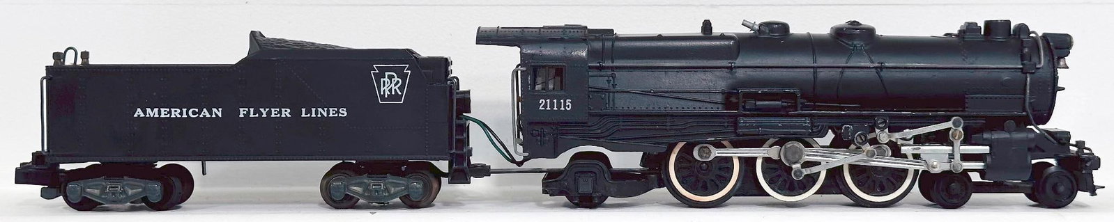 American Flyer Postwar S Gauge 21115 PRR 4 - 6 - 2 Locomotive and Tender: American Flyer Postwar S Gauge 21115 PRR 4 - 6 - 2 Locomotive and Tender, with the 21115 in C7 plus.