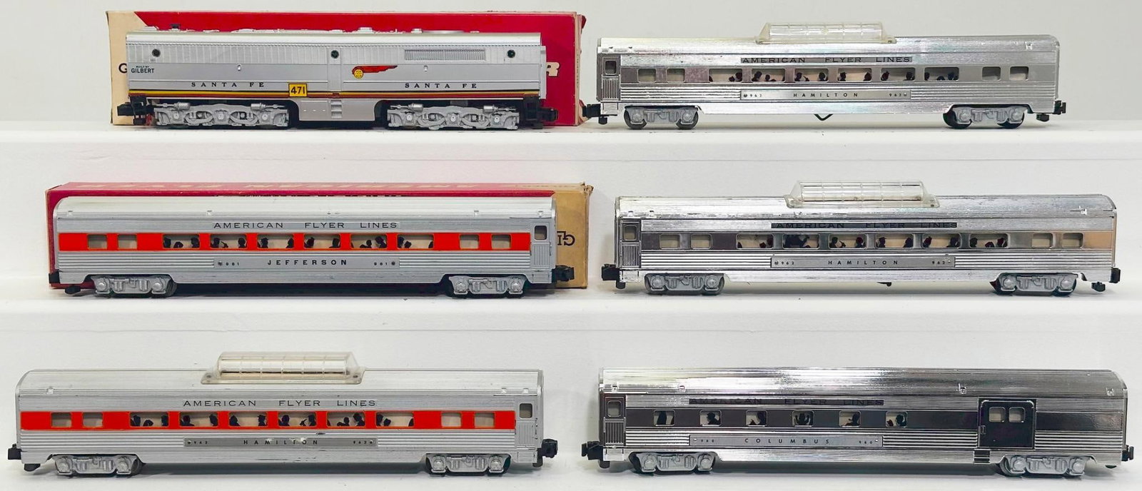 American Flyer Postwar S Gauge 471 Santa Fe B Unit/ 962 and 961 Aluminum Passenger Cars with red: American Flyer Postwar S Gauge 471 Santa Fe B Unit/ 962 and 961 Aluminum Passenger Cars with red stripe through windows/ 960 - 962 - 962 Chrome Passenger Cars, each in C7 or better, and includes 21704