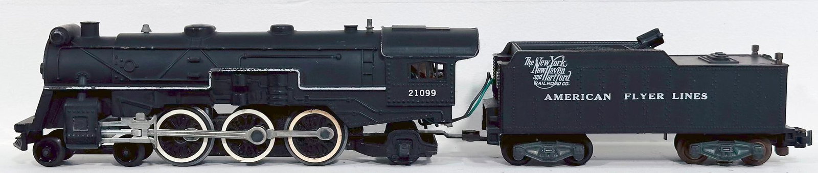 American Flyer Postwar S Gauge 21099 New York New Haven Hartford 4-6-2 Locomotive and Tender: American Flyer Postwar S Gauge 21099 New York New Haven Hartford 4-6-2 Locomotive and Tender, in C7 plus or better