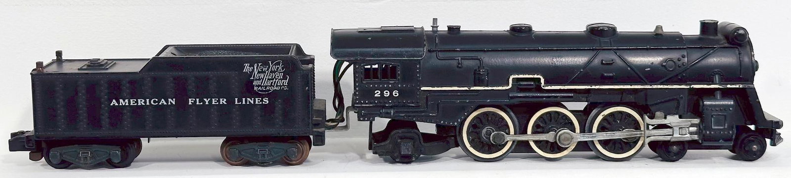 American Flyer Postwar S Gauge 296 New York New Haven Hartford 4-6-2 Locomotive and Tender: American Flyer Postwar S Gauge 296 New York New Haven Hartford 4-6-2 Locomotive and Tender, in C7 or better.