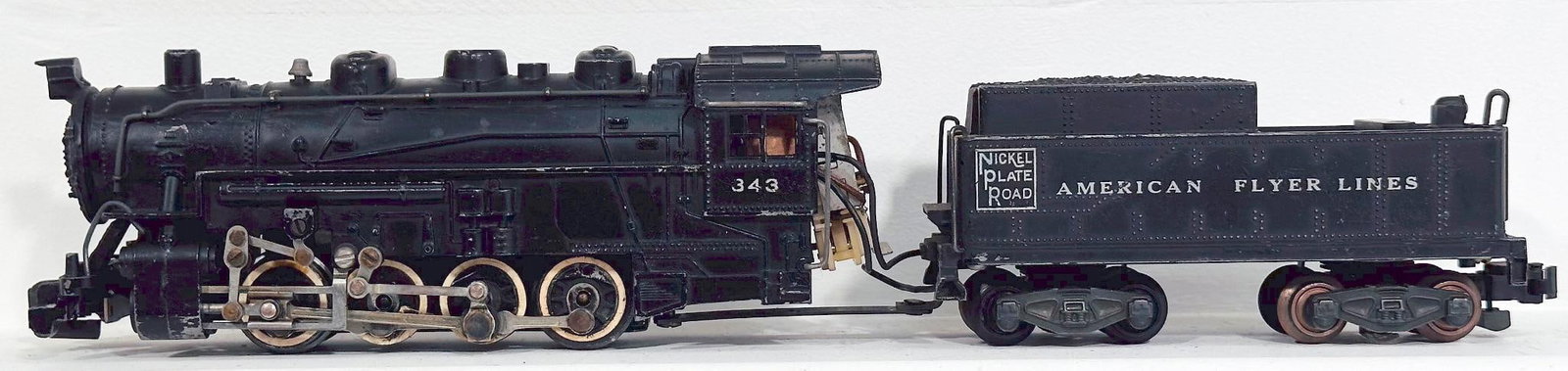 American Flyer Postwar S Gauge 343 Nickel Plate Road 0 - 8 - 0 Switcher Locomotive and Tender: American Flyer Postwar S Gauge 343 Nickel Plate Road 0 - 8 - 0 Switcher Locomotive and Tender, in C7 minus.