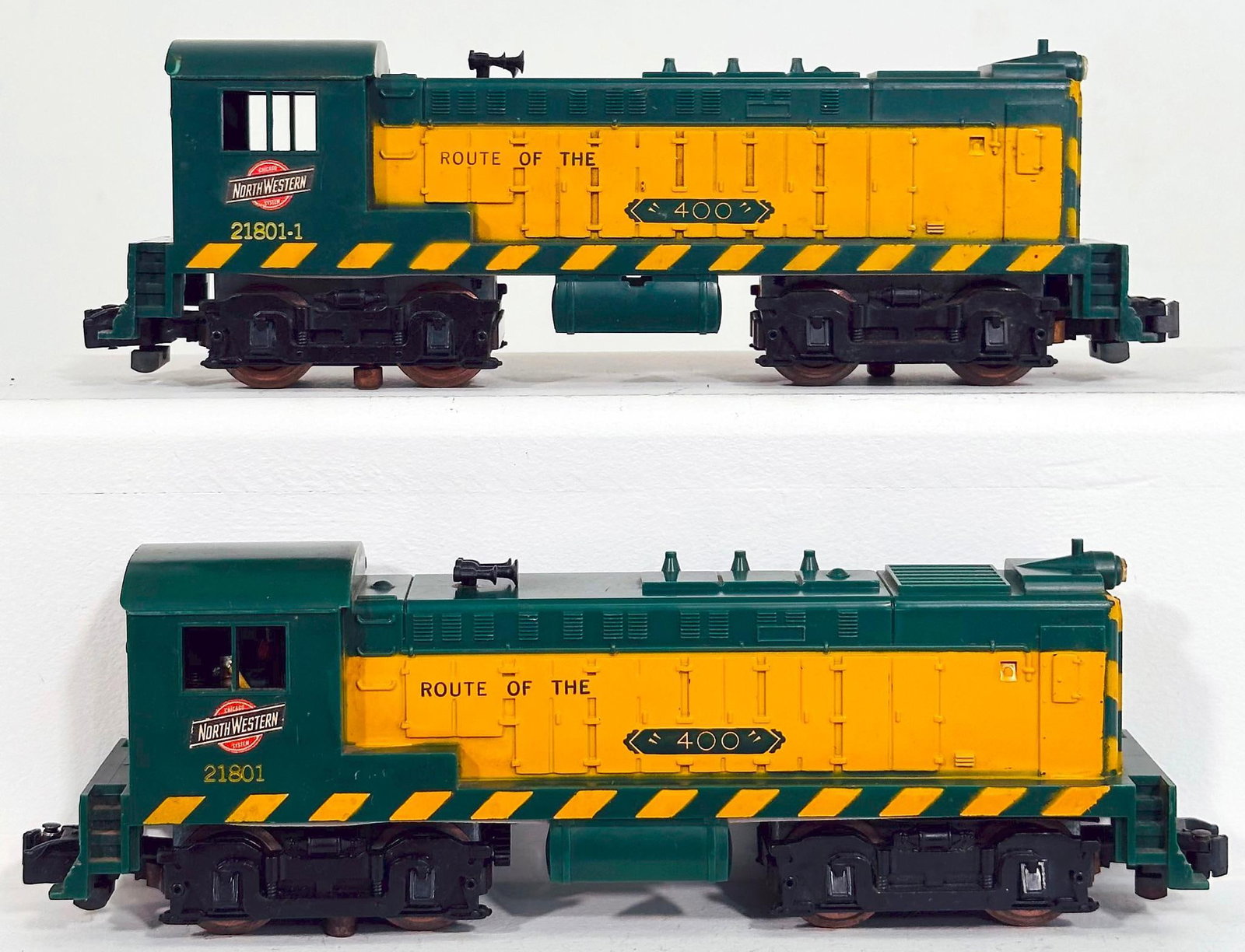 American Flyer Postwar S Gauge 21801 and 21801 - 1 Chicago Northwestern Switchers: American Flyer Postwar S Gauge 21801 and 21801 - 1 Chicago Northwestern Switchers, with the 21801 in C7 plus and the 21801 - 1 in C7.