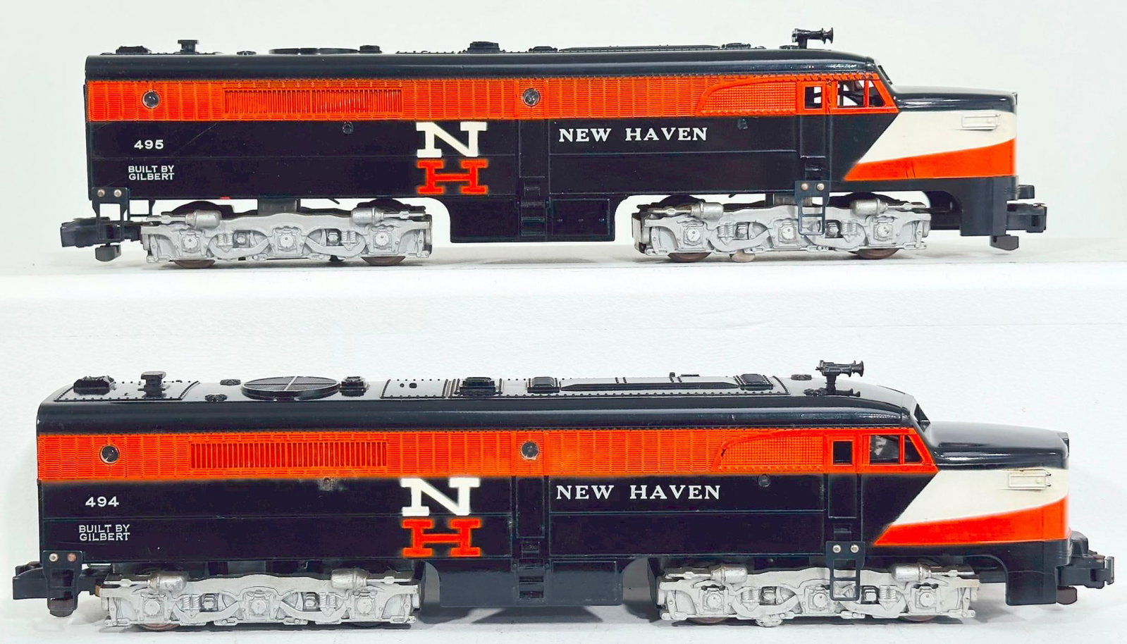 American Flyer Postwar S Gauge 494 and 495 New Haven A - A Alco Diesel Units: American Flyer Postwar S Gauge 494 and 495 New Haven A - A Alco Diesel Units, with the 494 in C7 and 495 in C7 plus.