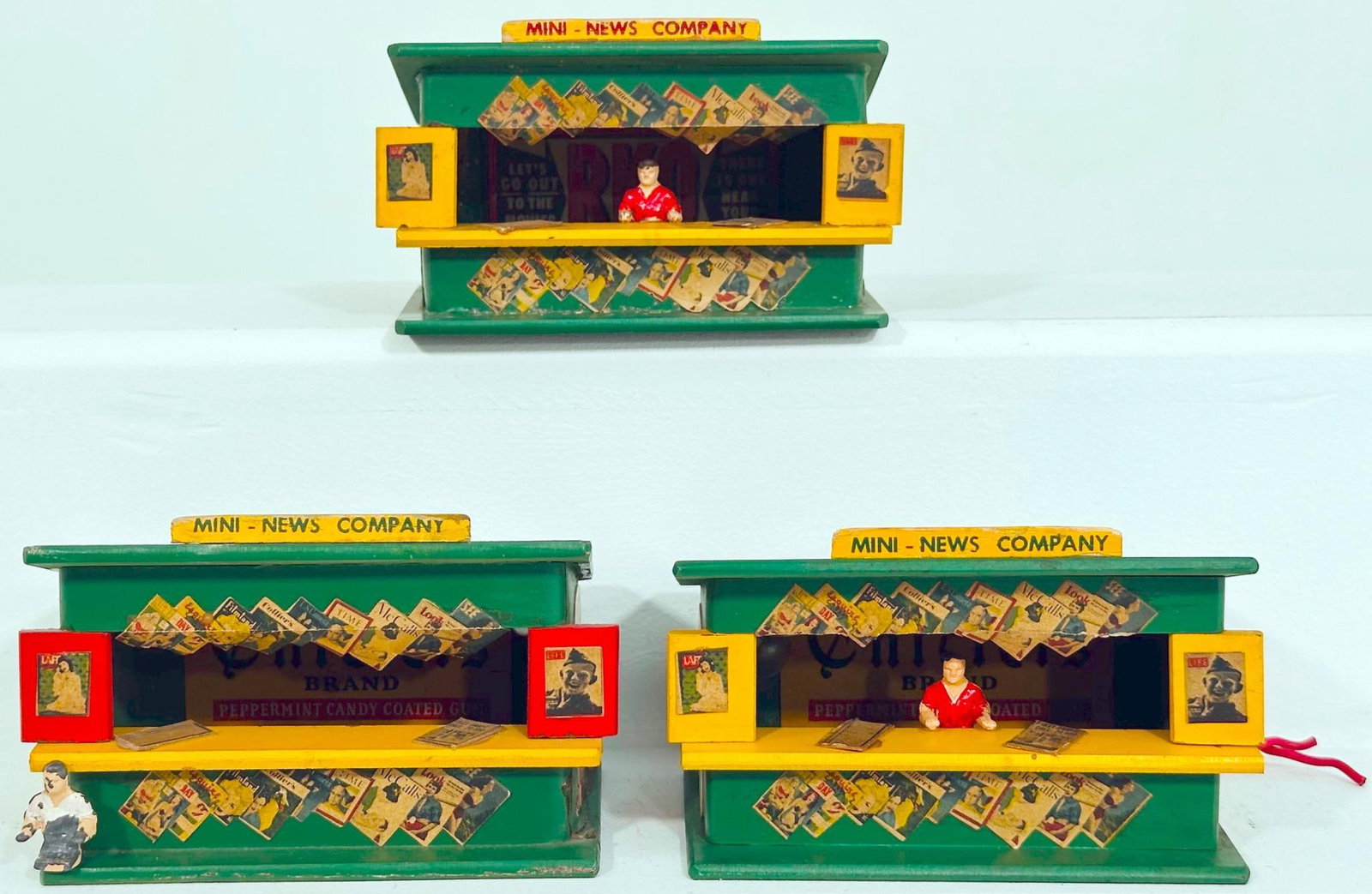 Mini - Craft Postwar S Gauge Mini News Company Newsstand X3: Mini - Craft Postwar S Gauge Mini News Company Newsstand X3, each in C7 or better.