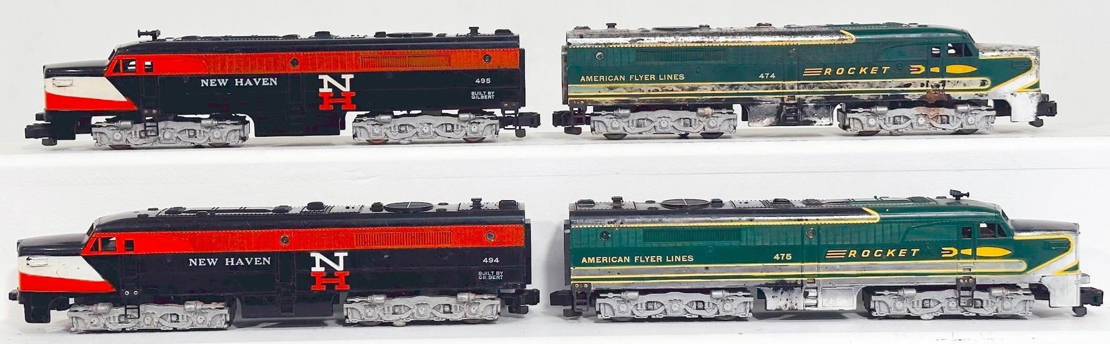 American Flyer Postwar S Gauge 494 and 495 New Haven A - A Alco Diesel Units/474 and 475 Rocket A -: American Flyer Postwar S Gauge 494 and 495 New Haven A - A Alco Diesel Units/474 and 475 Rocket A - A Alco Diesel Units, with the 494 in C7 minus and missing its horn, the 495 in C7 minus and missing 