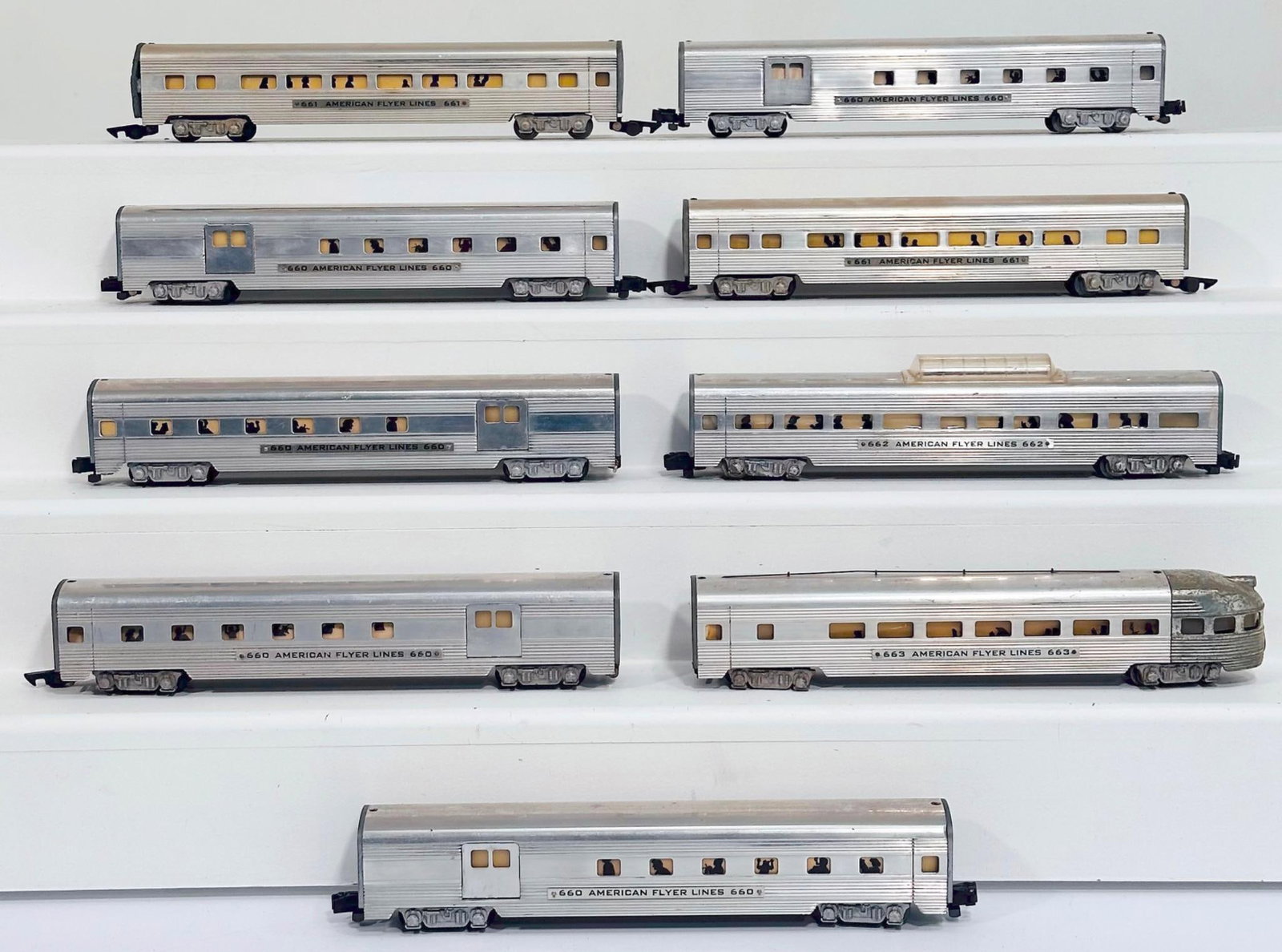 American Flyer Postwar S Gauge 660 - 661 - 662 Aluminum Passenger Cars and Six (6) Assorted Aluminum: American Flyer Postwar S Gauge 660 - 661 - 662 Aluminum Passenger Cars and Six (6) Assorted Aluminum Passenger Cars, including 661, 660, 660, 660, 660, 663, 660, 661 and 662, each in C7 or better.