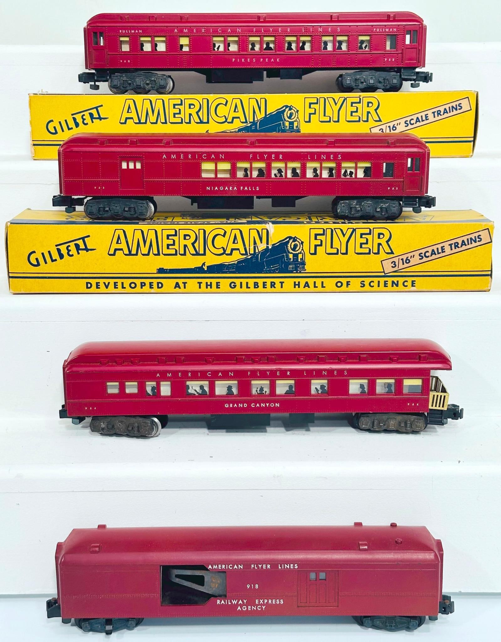 American Flyer Postwar S Gauge Four (4) Assorted green plastic Passenger Cars and Three (3) Assorted: American Flyer Postwar S Gauge Four (4) Assorted green plastic Passenger Cars and Three (3) Assorted dark red Passenger Cars, including green 954, 952, 953 and 951, each in C7 to C7 plus. This Lot als