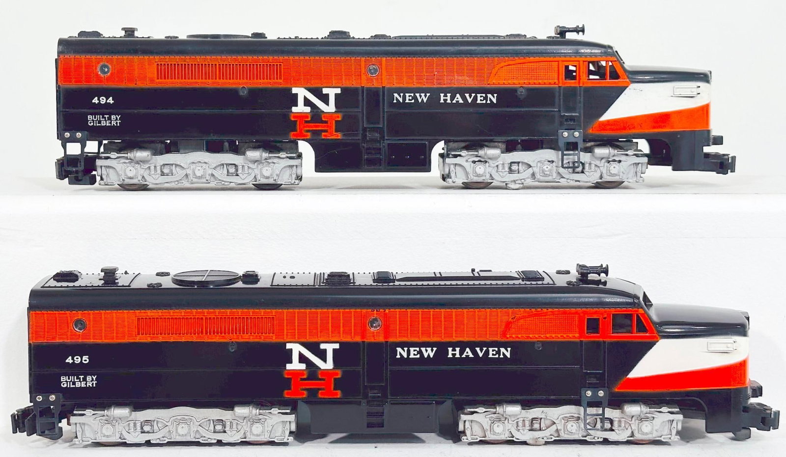 American Flyer Postwar S Gauge 494 and 495 New Haven A - A Alco Diesel Units: American Flyer Postwar S Gauge 494 and 495 New Haven A - A Alco Diesel Units, each in C7 plus.