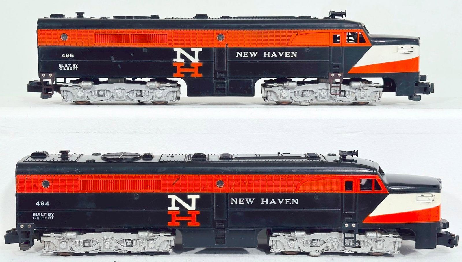 American Flyer Postwar S Gauge 494 and 495 New Haven A - A Alco Diesel Units: American Flyer Postwar S Gauge 494 and 495 New Haven A - A Alco Diesel Units, each in C7 plus or better.