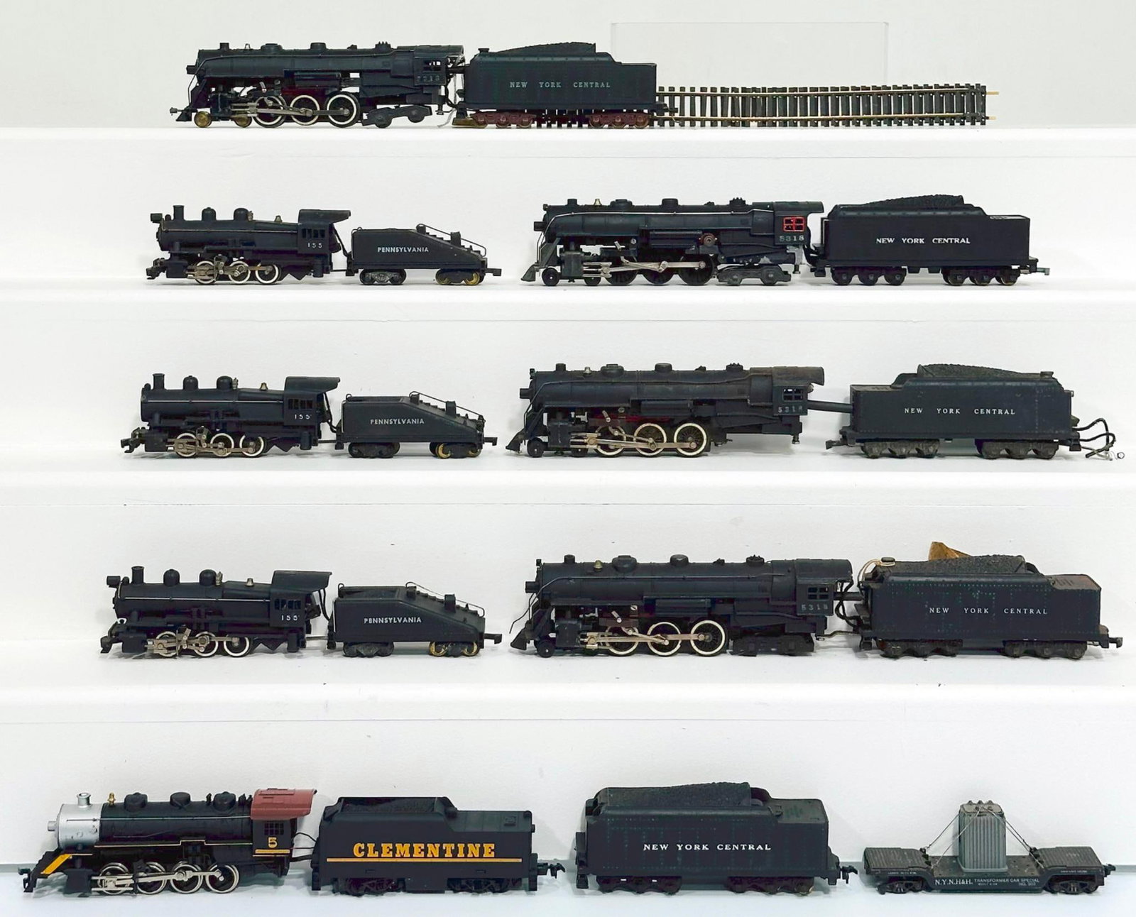 American Flyer Postwar HO Scale Assorted Black Locomotives and Tender (1 of 8)