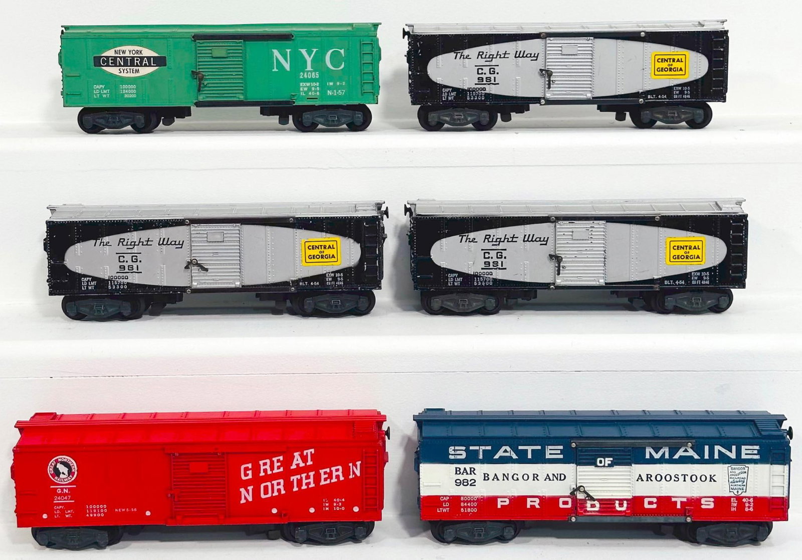 American Flyer Postwar S Gauge Six (6) Assorted Box Cars: American Flyer Postwar S Gauge Six (6) Assorted Box Cars, including 24047 Great Northern, 981 Central of Georgia, 24065 N.Y.C., 981 Central of Georgia, 981 Central of Georgia and 982 State of Maine, e